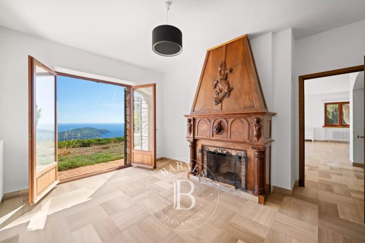 VILLEFRANCHE-SUR-MER - VINAIGRIER - TERRAIN 2 530 M² - VUE MER ET CAP-FERRAT