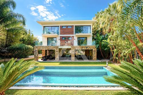 CO-EXCLUSIVITÉ - SAINT-JEAN-CAP-FERRAT - PROPRIÉTÉ D’EXCEPTION