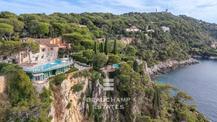 Saint-Jean-Cap-Ferrat – Villa Provençale avec Vue Mer Panoramique et Piscine Chauffée