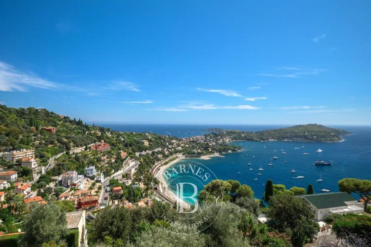 VILLEFRANCHE-SUR-MER - VILLA FAMILIALE - VUE PANORAMIQUE MER ET CAP-FERRAT