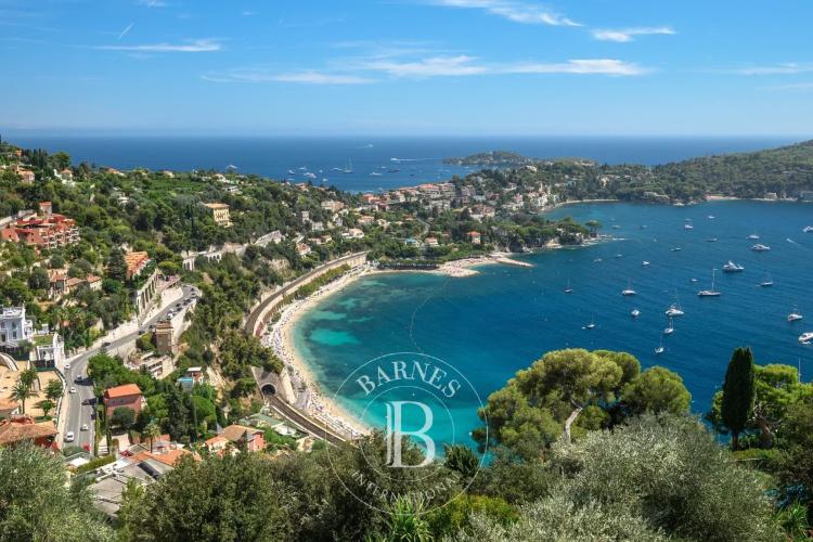 VILLEFRANCHE-SUR-MER - VILLA FAMILIALE - VUE PANORAMIQUE MER ET CAP-FERRAT