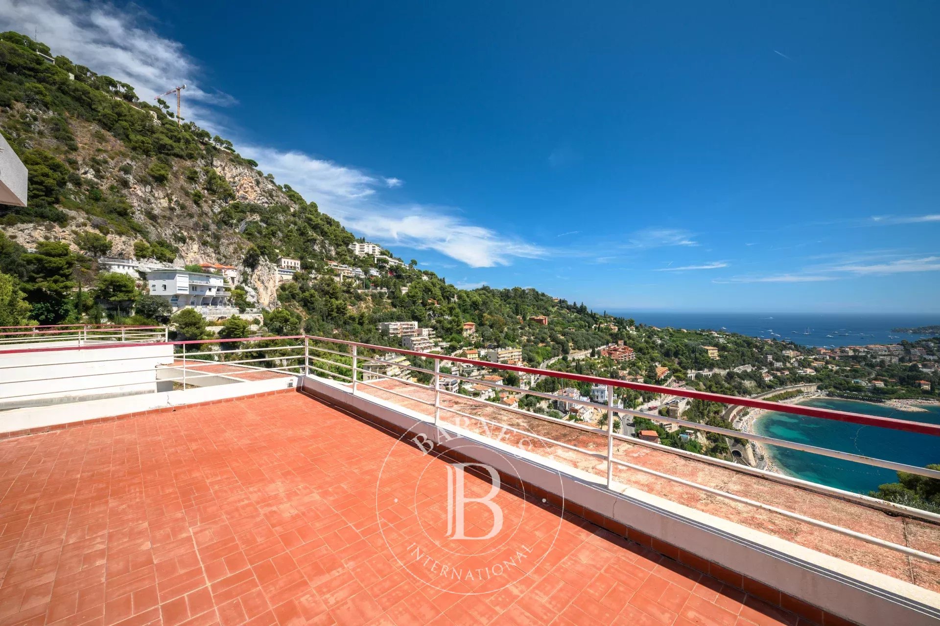 VILLEFRANCHE-SUR-MER - VILLA FAMILIALE - VUE PANORAMIQUE MER ET CAP-FERRAT