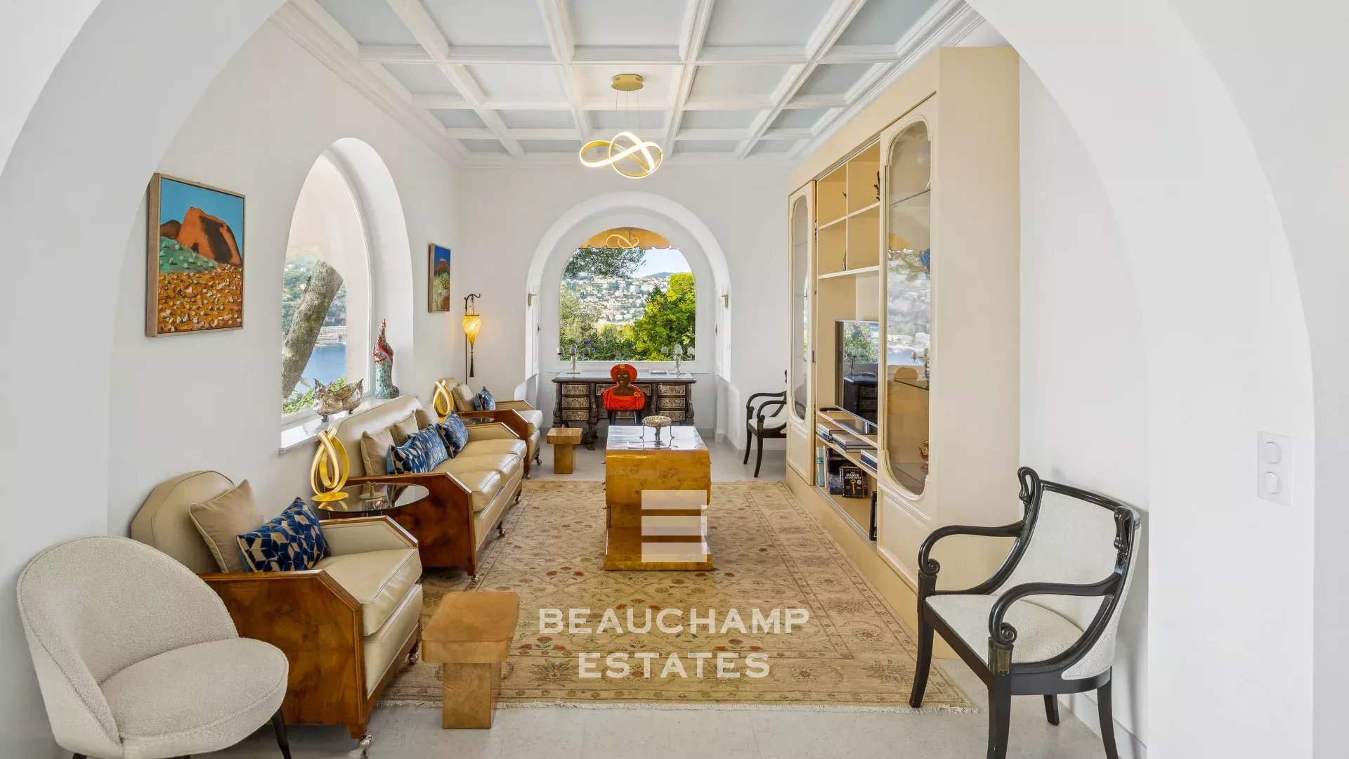 Saint-Jean-Cap-Ferrat – Villa Provençale avec Vue Mer Panoramique et Piscine Chauffée
