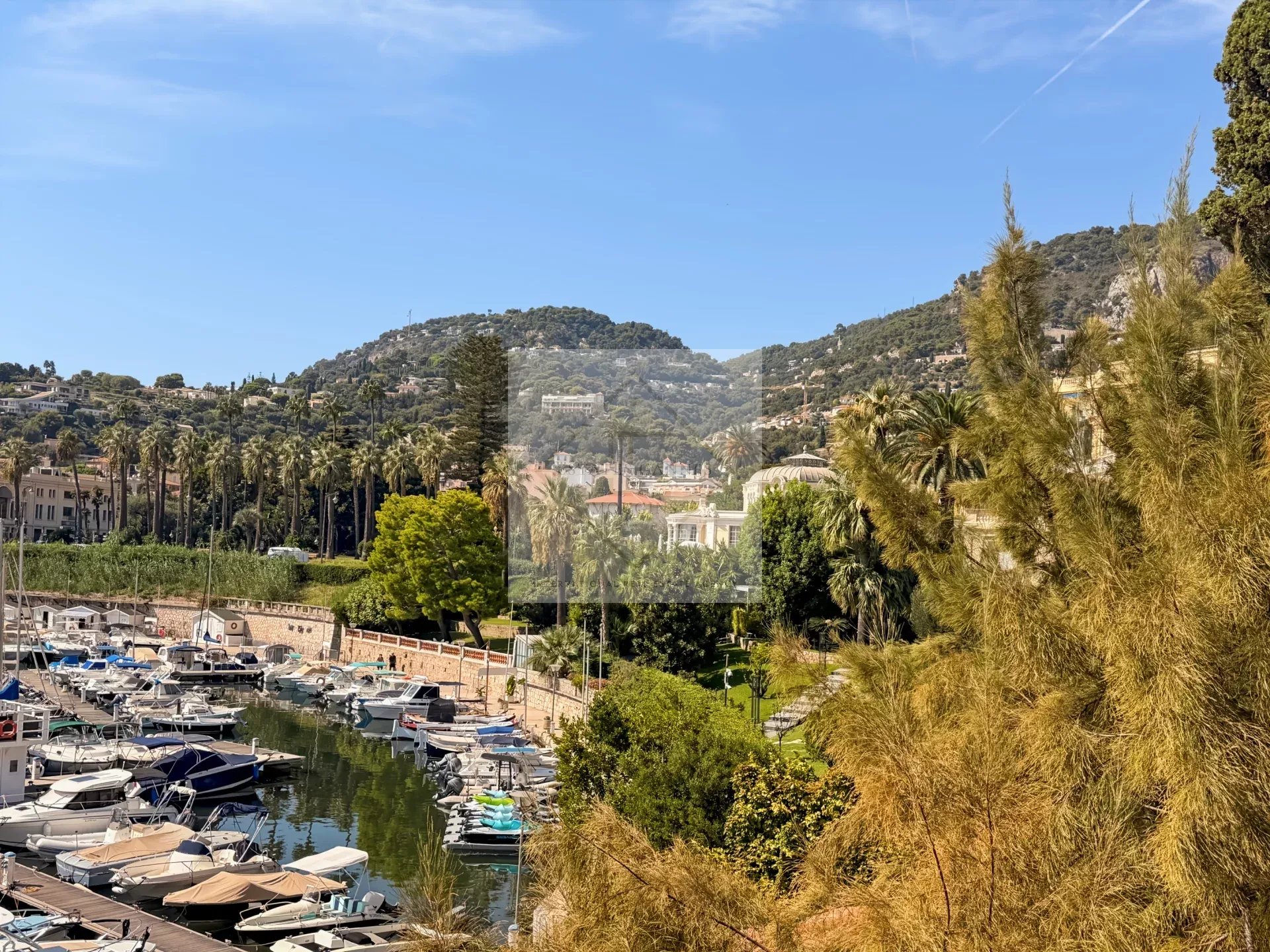LOCATION ANNUELLE — BEAULIEU-SUR-MER