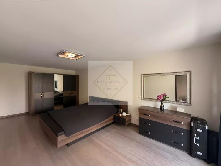 LOCATION ANNUELLE — BEAULIEU-SUR-MER