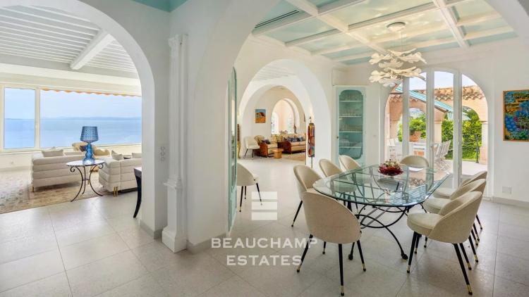 Saint-Jean-Cap-Ferrat – Villa Provençale avec Vue Mer Panoramique et Piscine Chauffée
