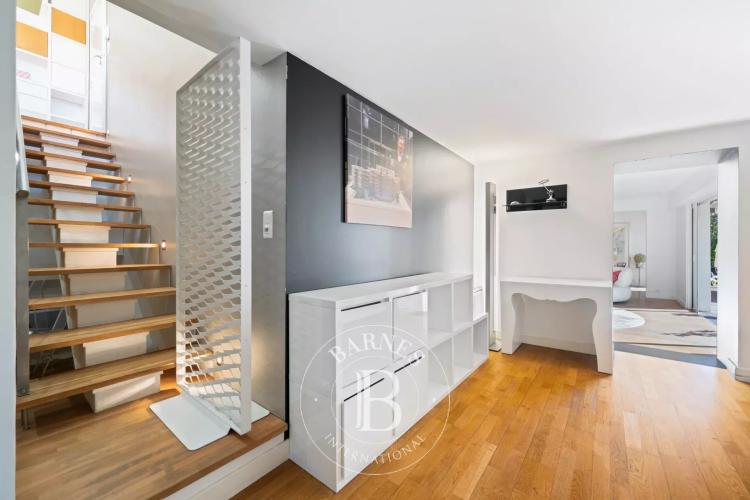 SOUS OFFRE - VILLEFRANCHE-SUR-MER — ÉLÉGANT DUPLEX AVEC VUE PANORAMIQUE DÉGAGÉE
