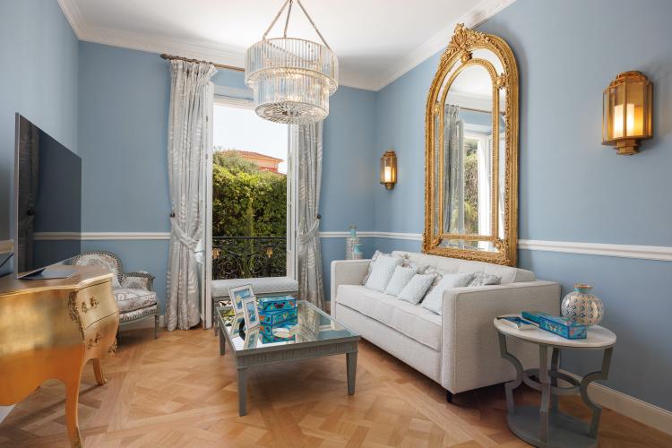 Beaulieu-sur-Mer | Villa de Prestige Face à la Mer avec Piscine