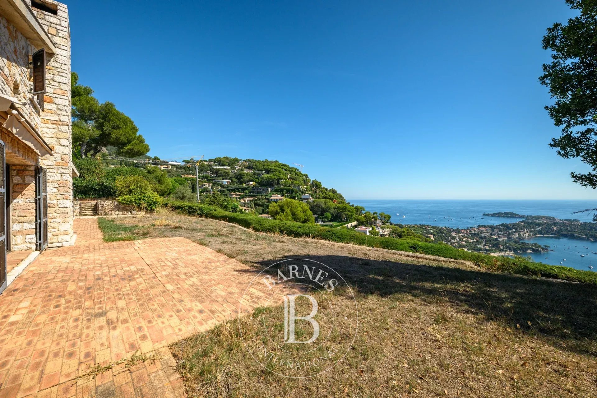 VILLEFRANCHE-SUR-MER - VINAIGRIER - TERRAIN 2 530 M² - VUE MER ET CAP-FERRAT