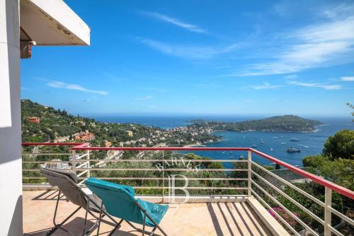 VILLEFRANCHE-SUR-MER - VILLA FAMILIALE - VUE PANORAMIQUE MER ET CAP-FERRAT