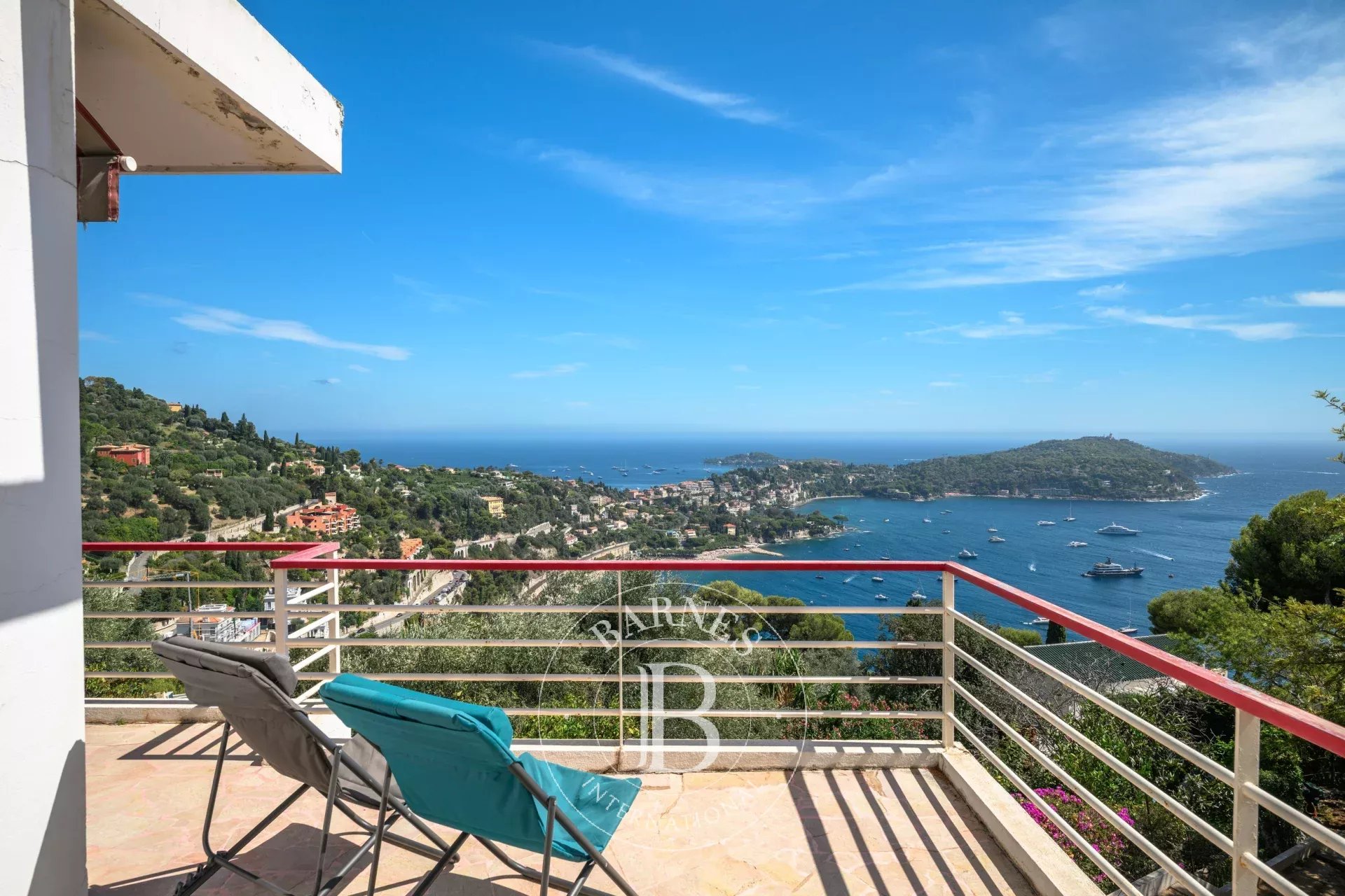 VILLEFRANCHE-SUR-MER - VILLA FAMILIALE - VUE PANORAMIQUE MER ET CAP-FERRAT