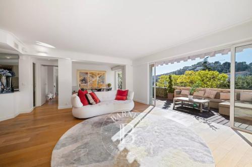 SOUS OFFRE - VILLEFRANCHE-SUR-MER — ÉLÉGANT DUPLEX AVEC VUE PANORAMIQUE DÉGAGÉE