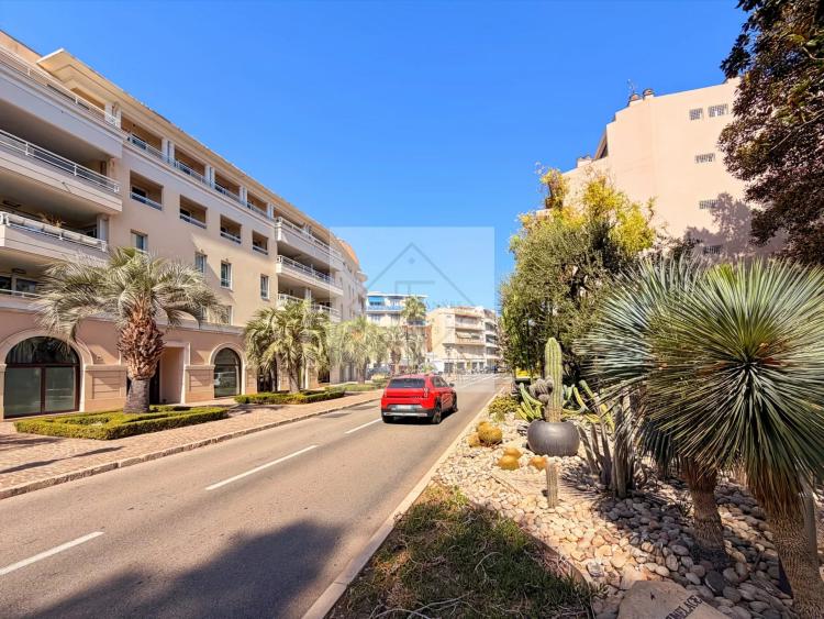 LOCATION ANNUELLE — BEAULIEU-SUR-MER