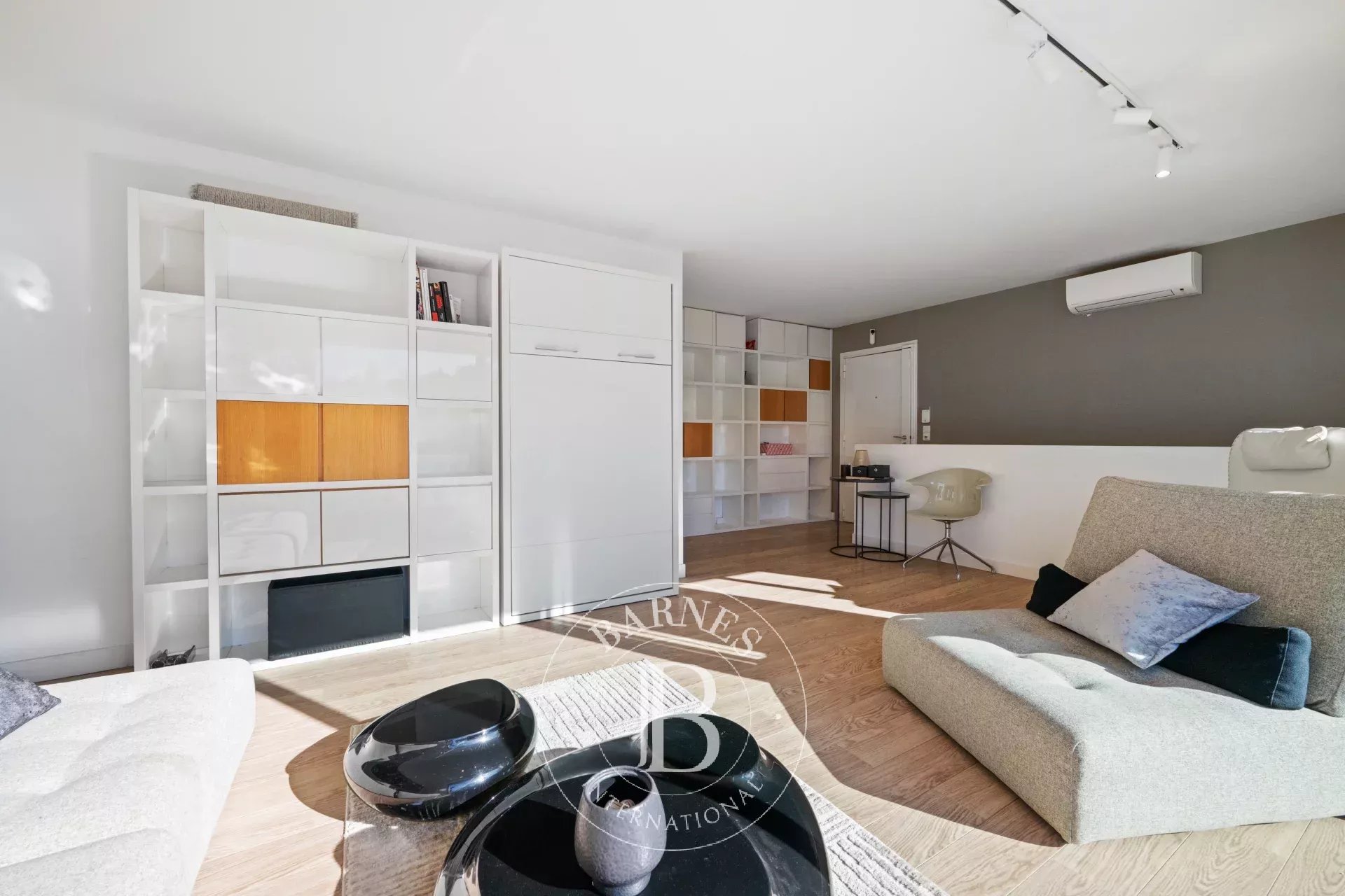 SOUS OFFRE - VILLEFRANCHE-SUR-MER — ÉLÉGANT DUPLEX AVEC VUE PANORAMIQUE DÉGAGÉE