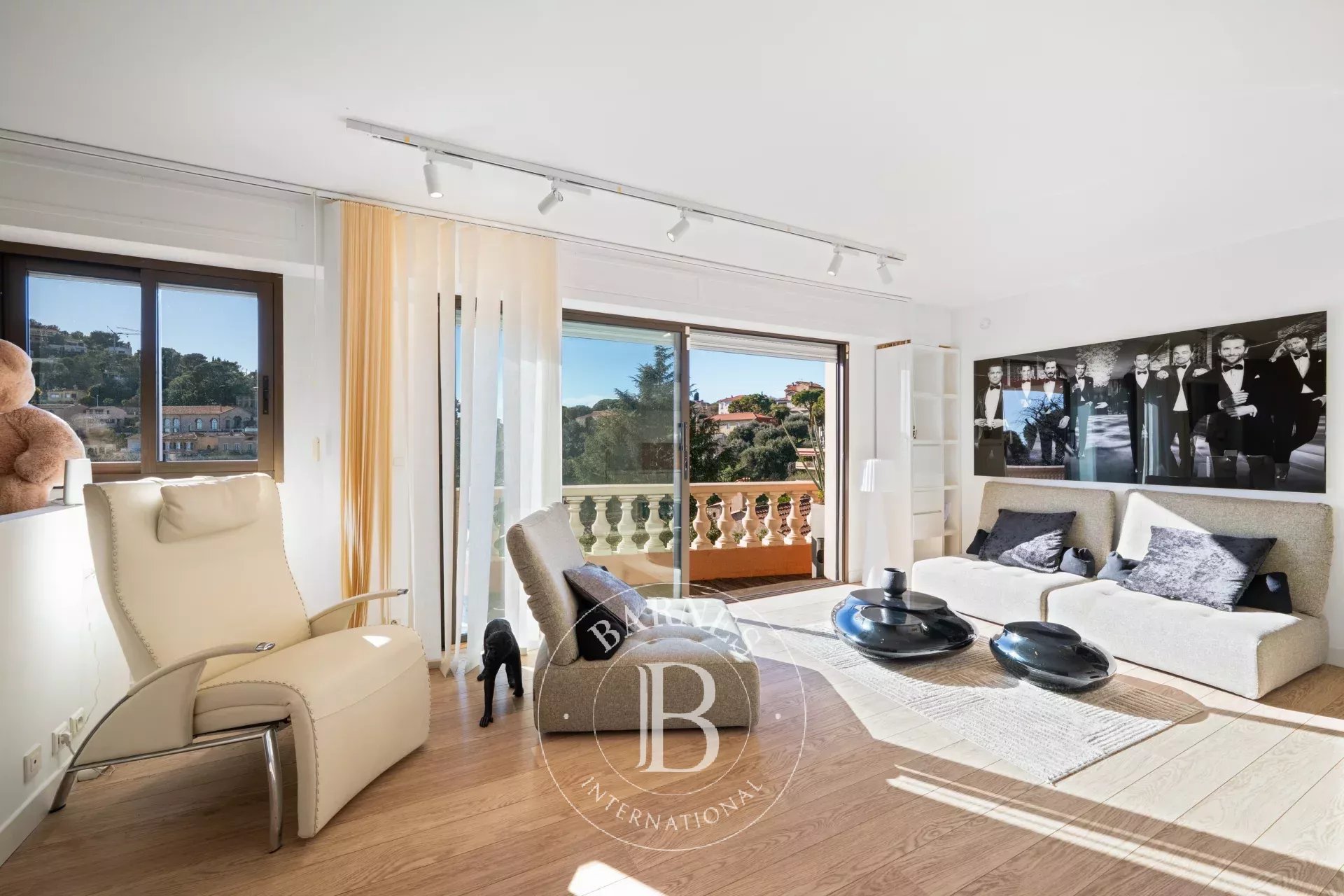 SOUS OFFRE - VILLEFRANCHE-SUR-MER — ÉLÉGANT DUPLEX AVEC VUE PANORAMIQUE DÉGAGÉE