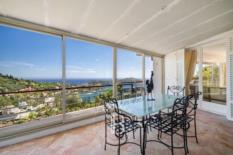 VILLEFRANCHE-SUR-MER - VILLA FAMILIALE - VUE PANORAMIQUE MER ET CAP-FERRAT