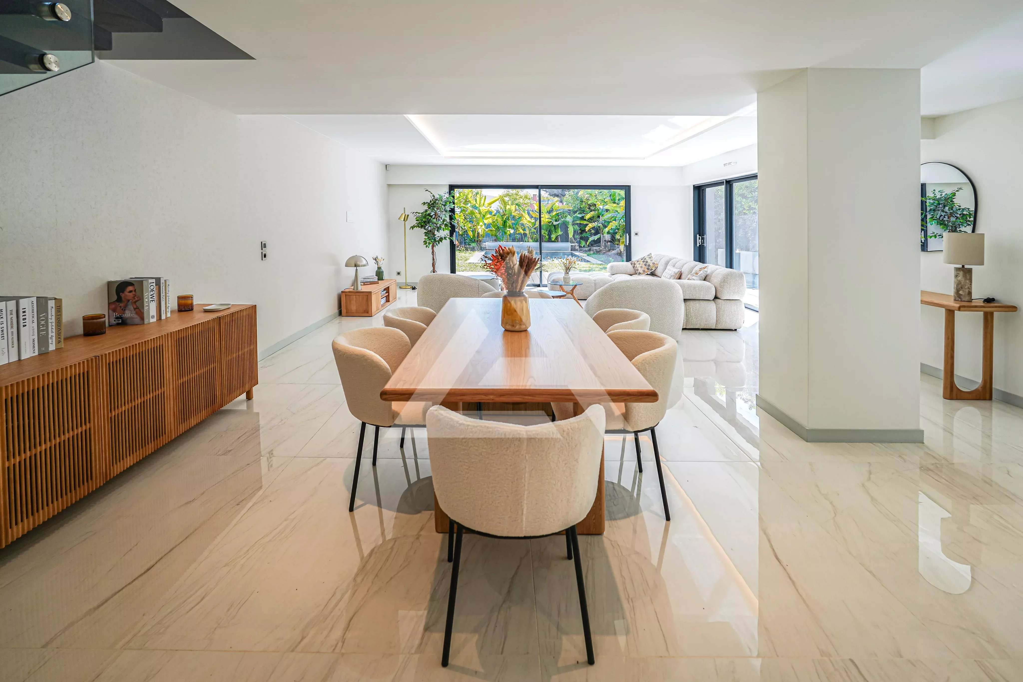 SAINT-JEAN-CAP-FERRAT - APPARTEMENT/VILLA - STATIONNEMENT