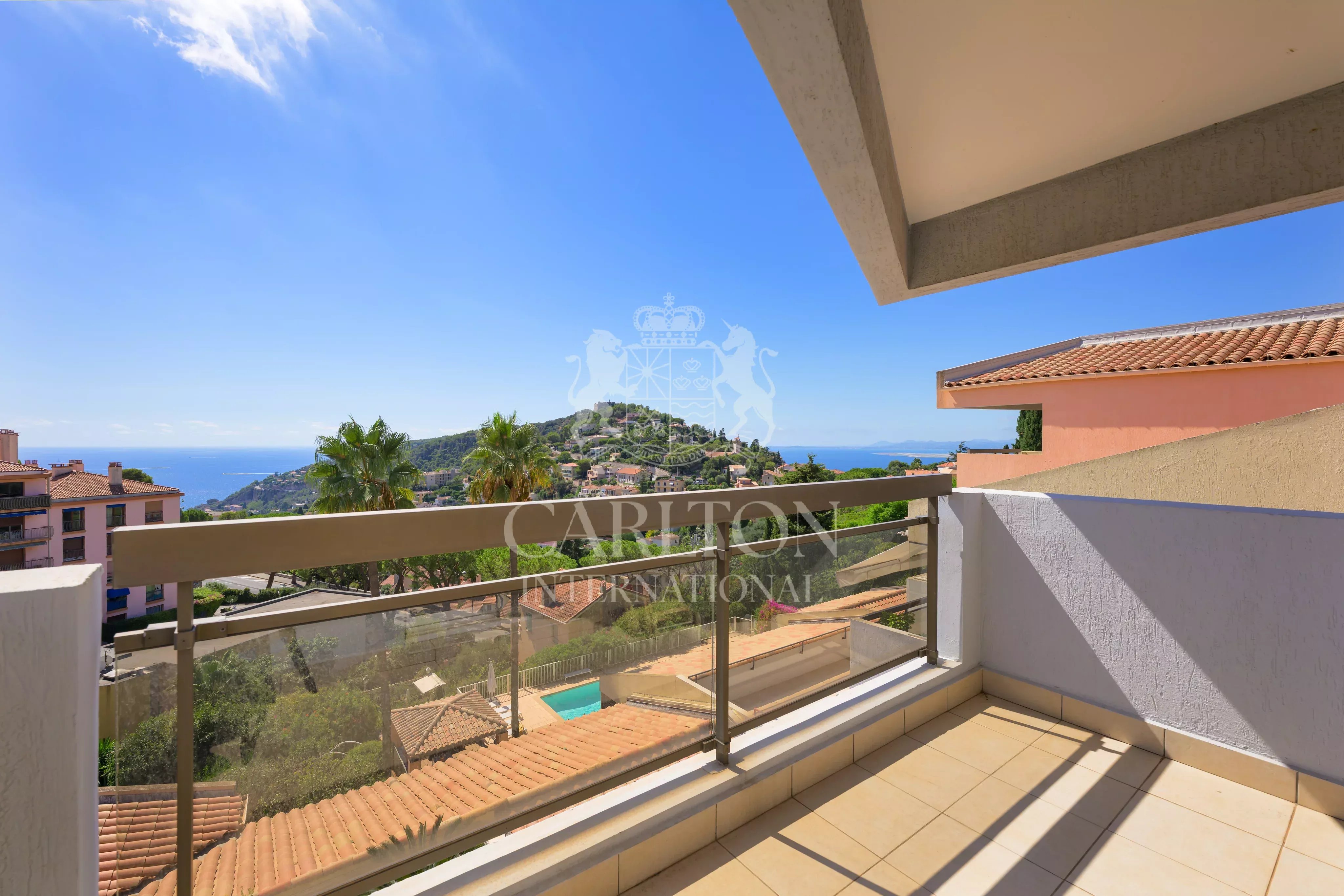 Appartement-Villa Duplex avec vue panoramique sur la mer entre Nice et Villefranche-sur-mer