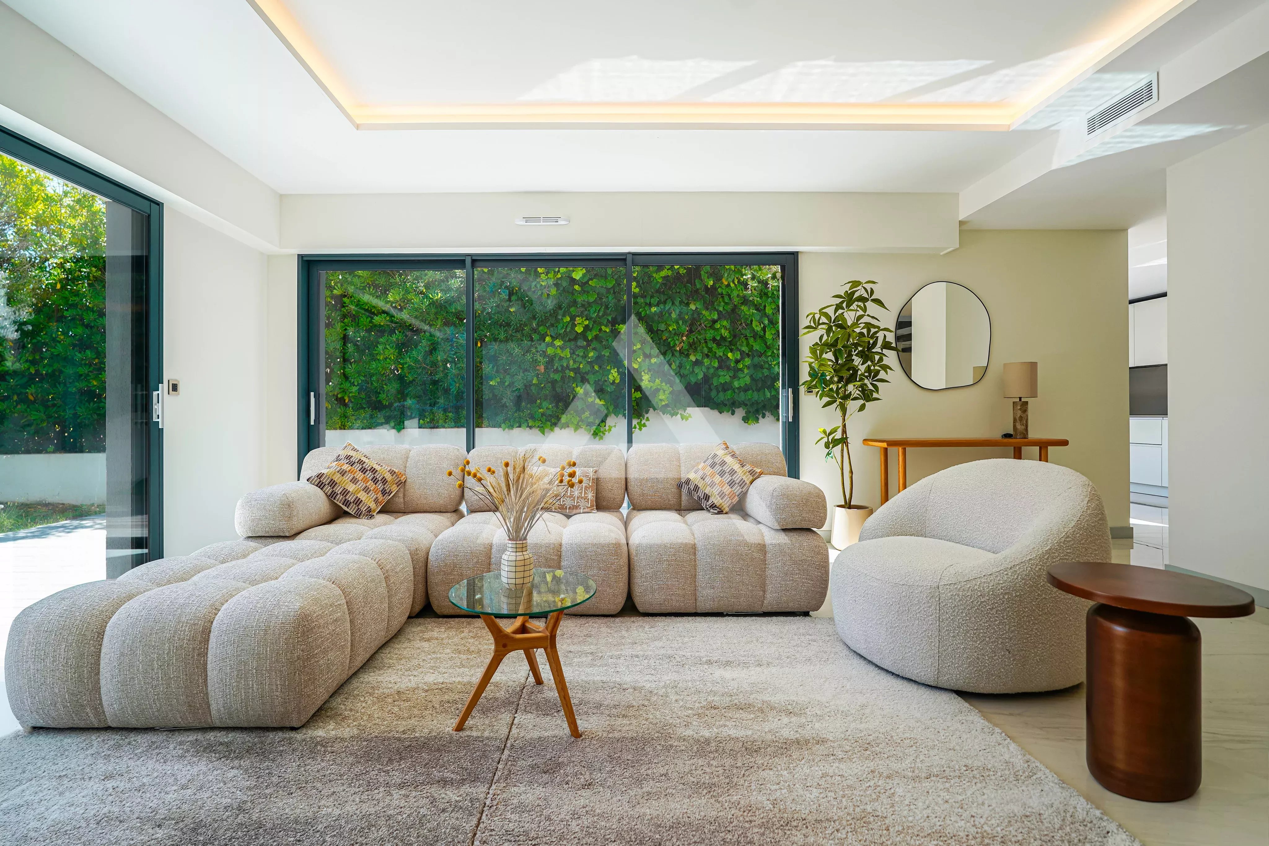 SAINT-JEAN-CAP-FERRAT - APPARTEMENT/VILLA - STATIONNEMENT