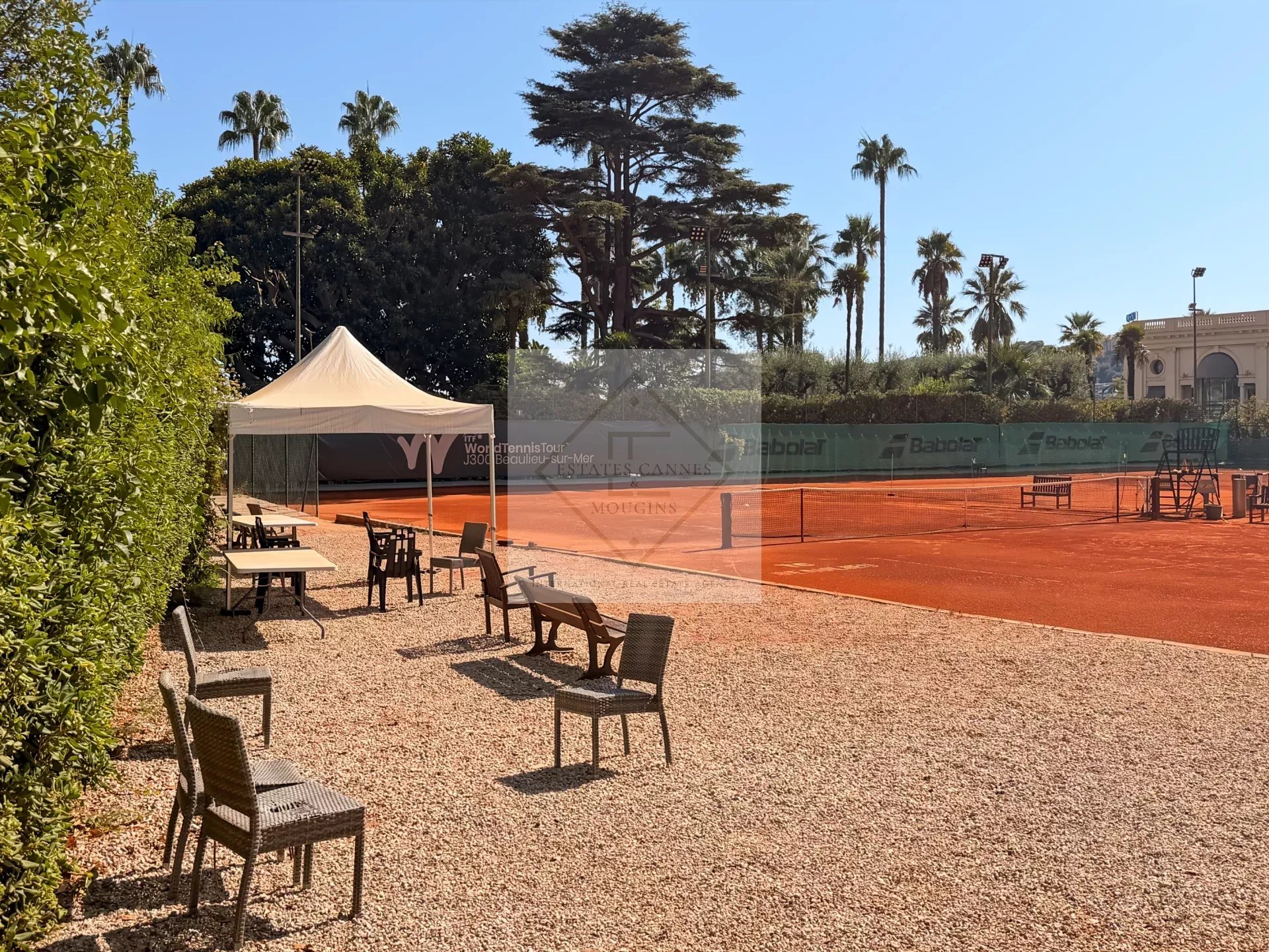 LOCATION ANNUELLE — BEAULIEU-SUR-MER