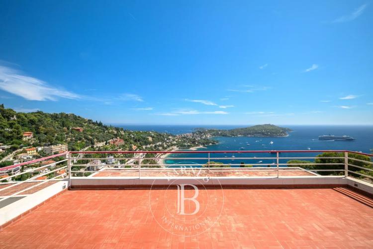 VILLEFRANCHE-SUR-MER - VILLA FAMILIALE - VUE PANORAMIQUE MER ET CAP-FERRAT