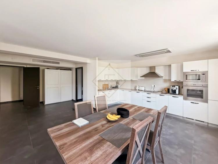 LOCATION ANNUELLE — BEAULIEU-SUR-MER