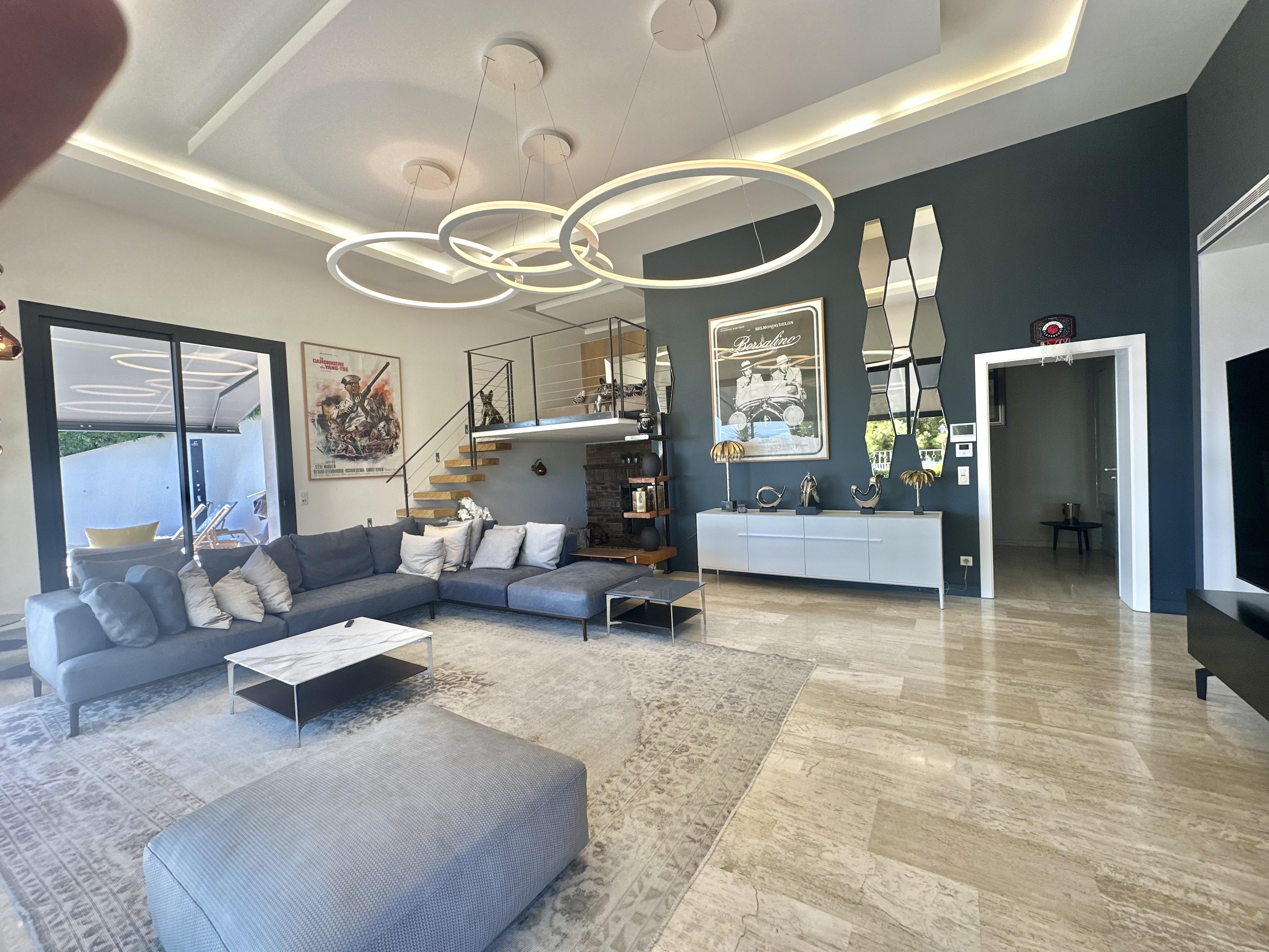 Villefranche-sur-Mer | Villa d’Exception avec Vue Panoramique Époustouflante sur la Rade | 6 Pièces
