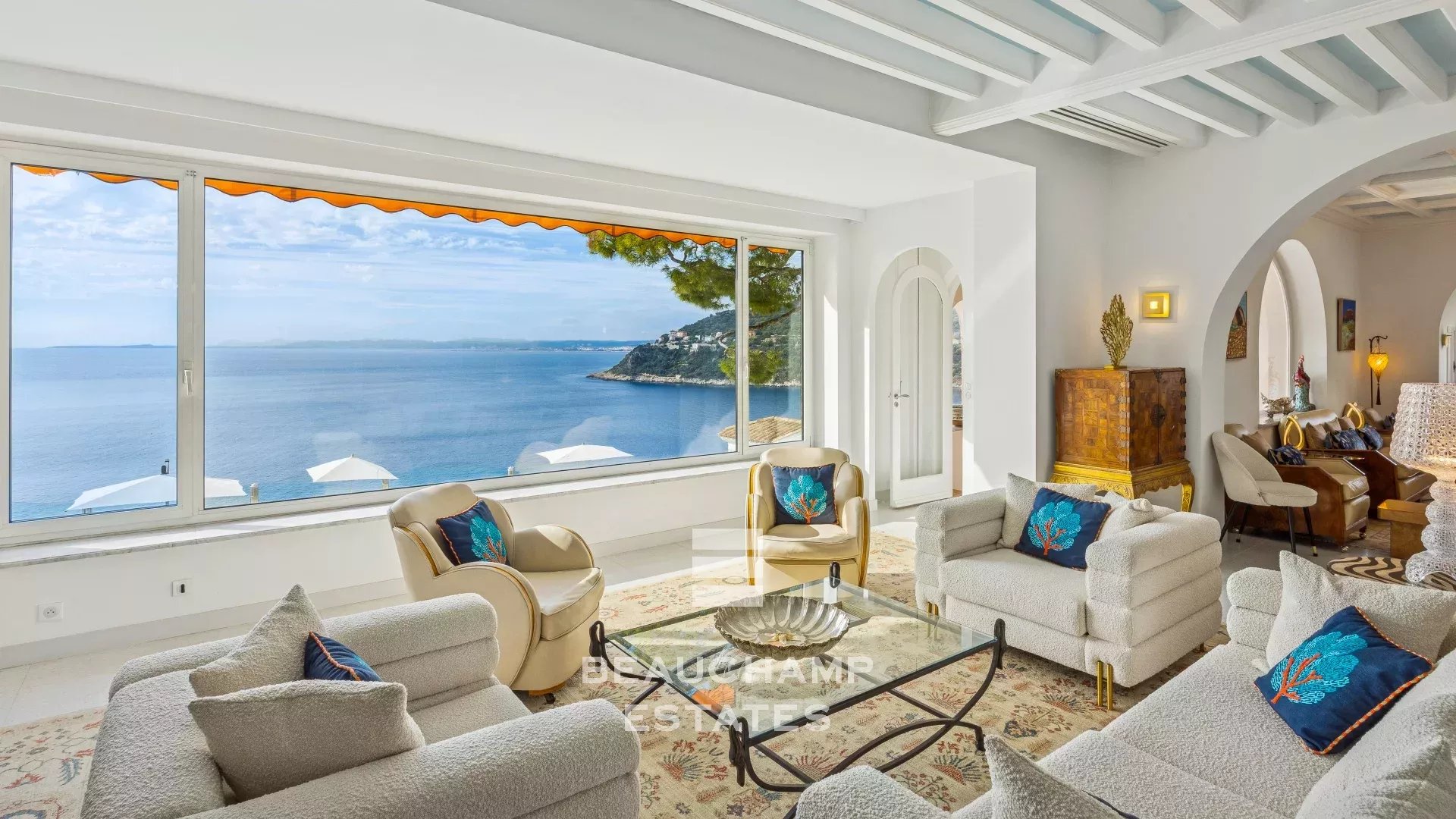 Saint-Jean-Cap-Ferrat – Villa Provençale avec Vue Mer Panoramique et Piscine Chauffée