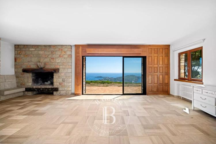 VILLEFRANCHE-SUR-MER - VINAIGRIER - TERRAIN 2 530 M² - VUE MER ET CAP-FERRAT