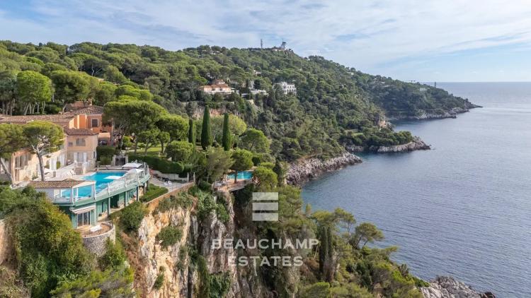Saint-Jean-Cap-Ferrat – Villa Provençale avec Vue Mer Panoramique et Piscine Chauffée