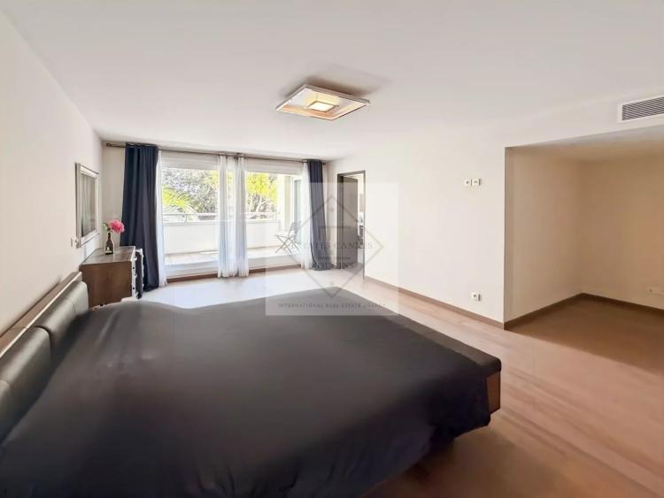 LOCATION ANNUELLE — BEAULIEU-SUR-MER
