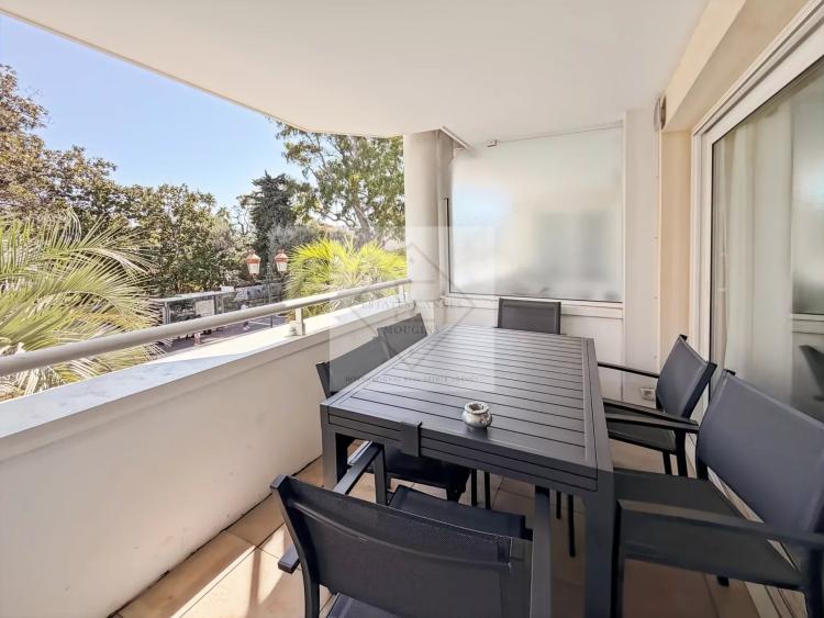 LOCATION ANNUELLE — BEAULIEU-SUR-MER