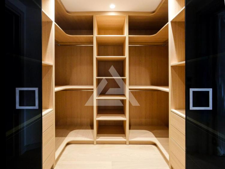 SAINT-JEAN-CAP-FERRAT - APPARTEMENT/VILLA - STATIONNEMENT