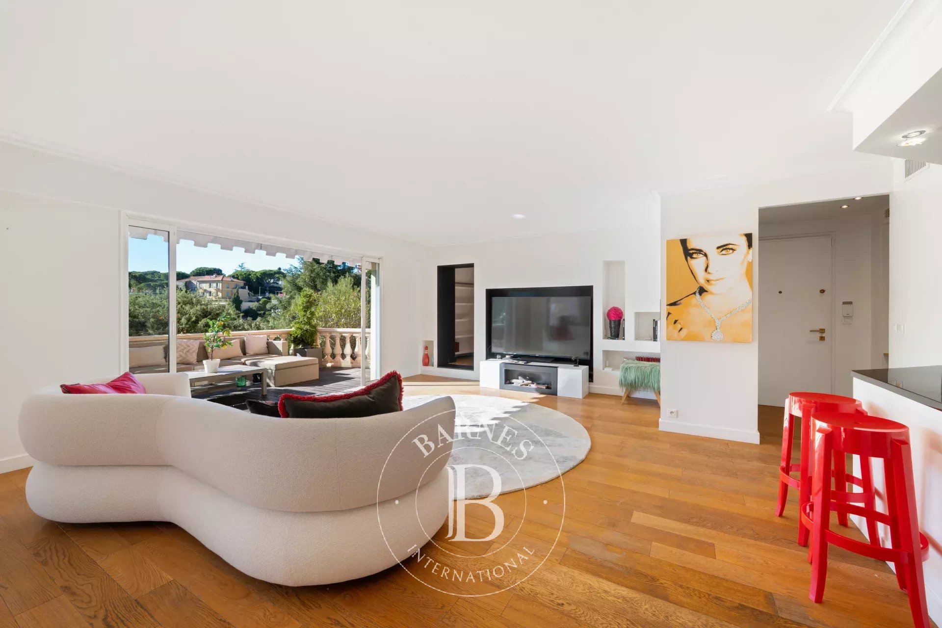 SOUS OFFRE - VILLEFRANCHE-SUR-MER — ÉLÉGANT DUPLEX AVEC VUE PANORAMIQUE DÉGAGÉE