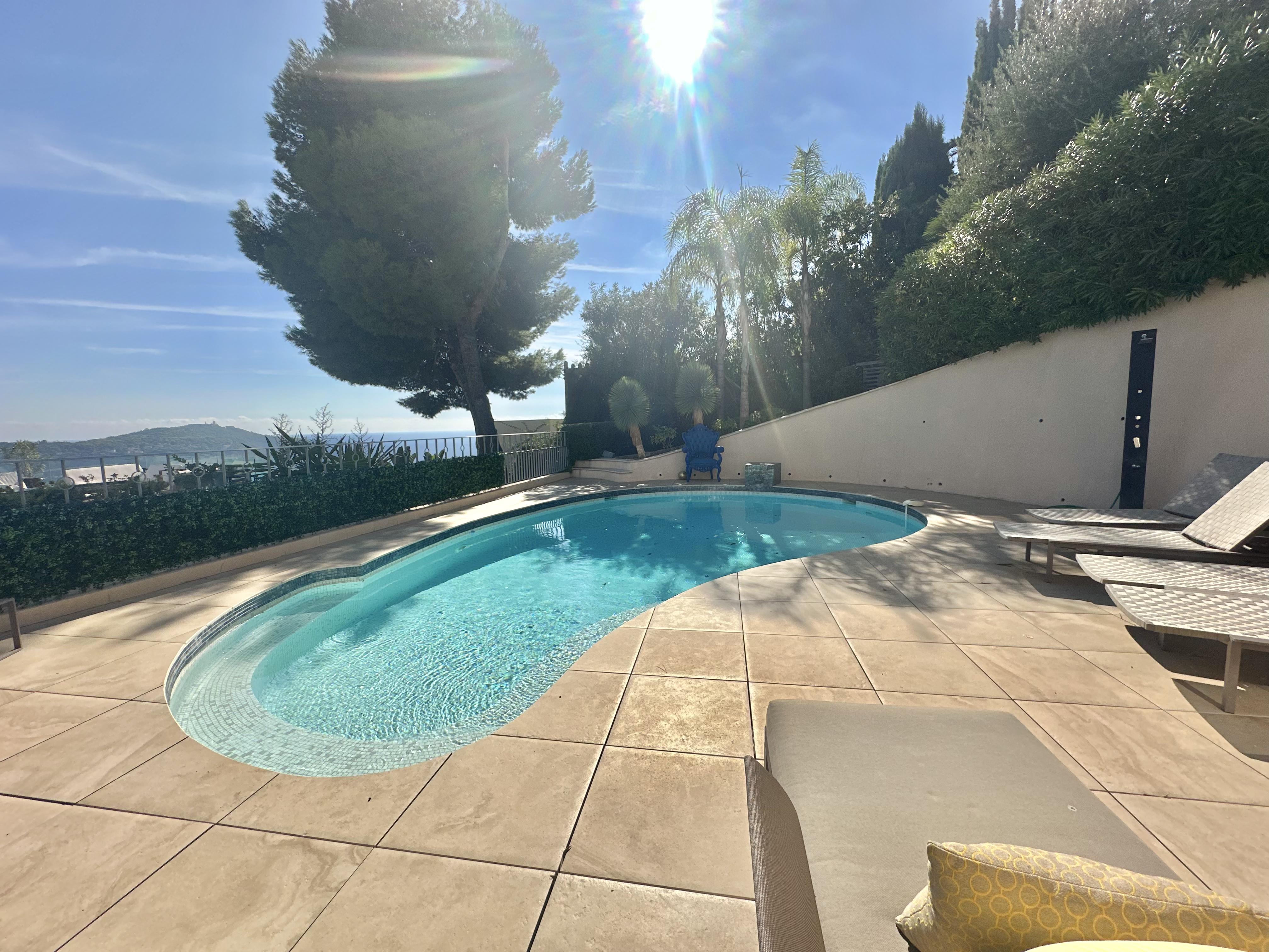 Villefranche-sur-Mer | Villa d’Exception avec Vue Panoramique Époustouflante sur la Rade | 6 Pièces