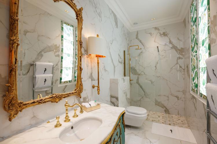 Beaulieu-sur-Mer | Villa de Prestige Face à la Mer avec Piscine
