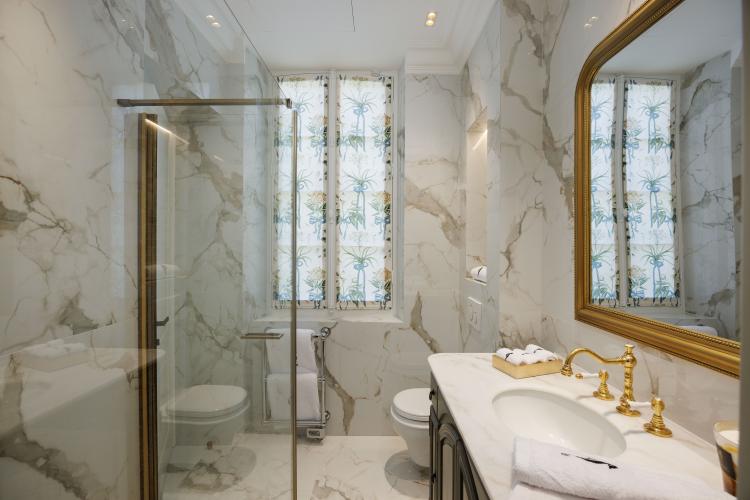 Beaulieu-sur-Mer | Villa de Prestige Face à la Mer avec Piscine